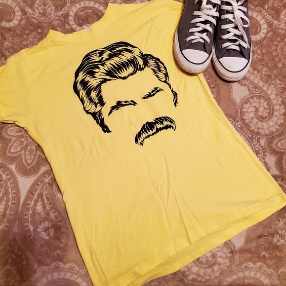 Retro Tshirt - Picture 1 of 1